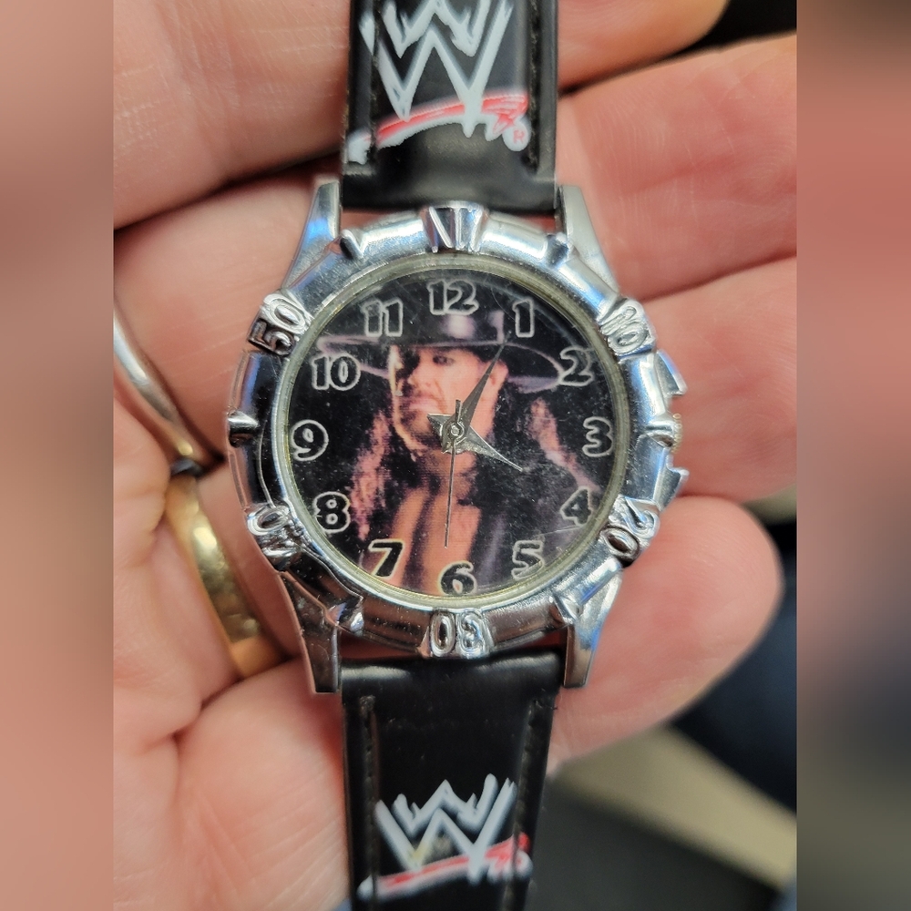 Vintage WWE Undertaker watch in excellent condition